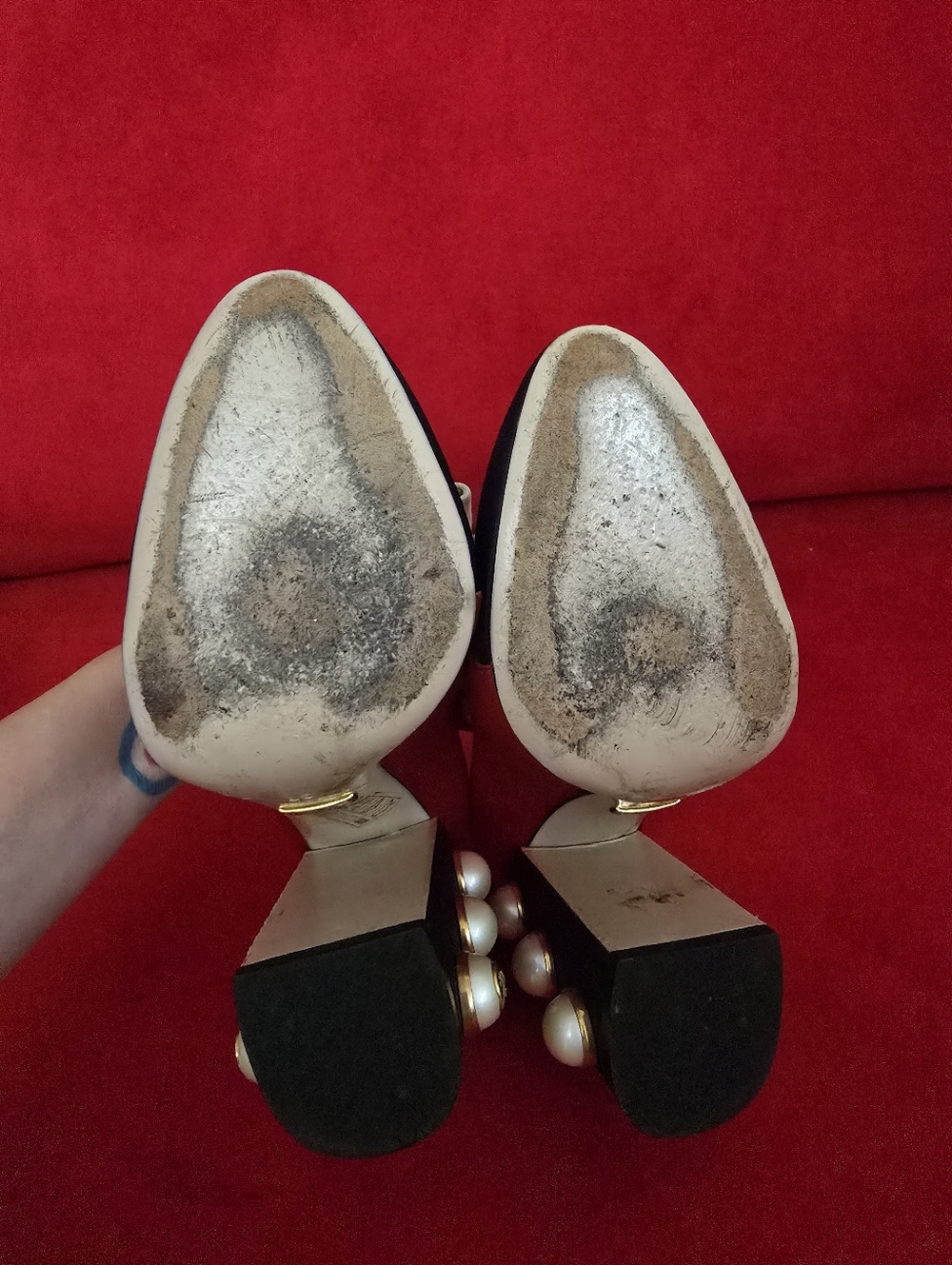 Gucci Luna Women's Two-Tone Navy and Red Bow Pumps - Picture 6 of 9